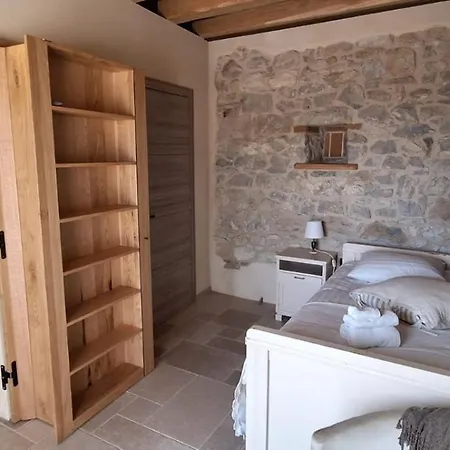 Alloggio per agriturismo La Pina Tarzo